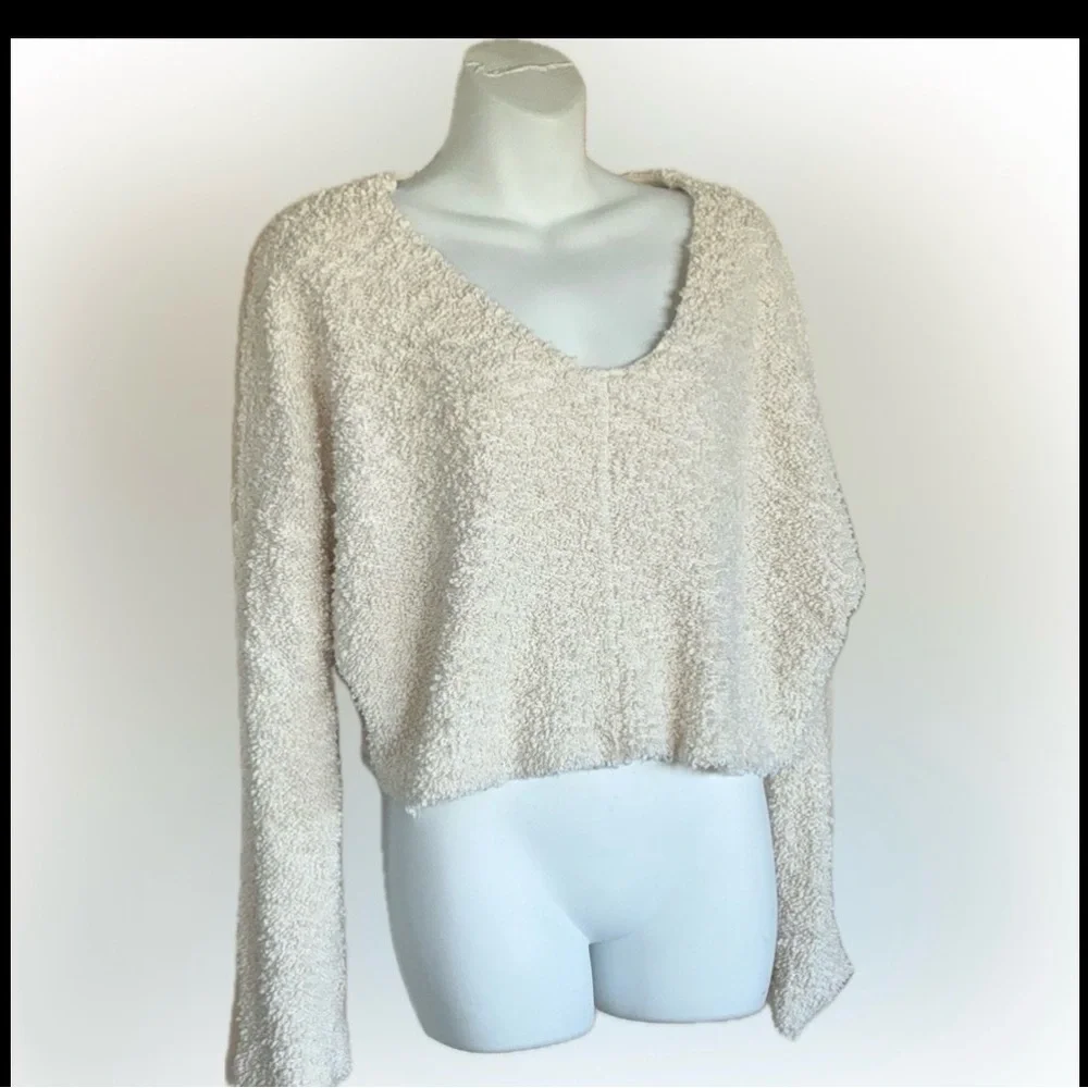 Free People Sweater Women's M, Cream Textured Knit, V-Neck, Long Sleeve EUC